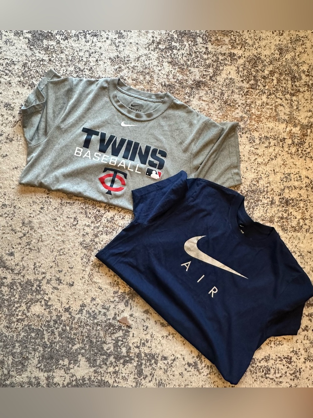 EUC Nike Men’s Medium T-Shirt Bundle—Medium